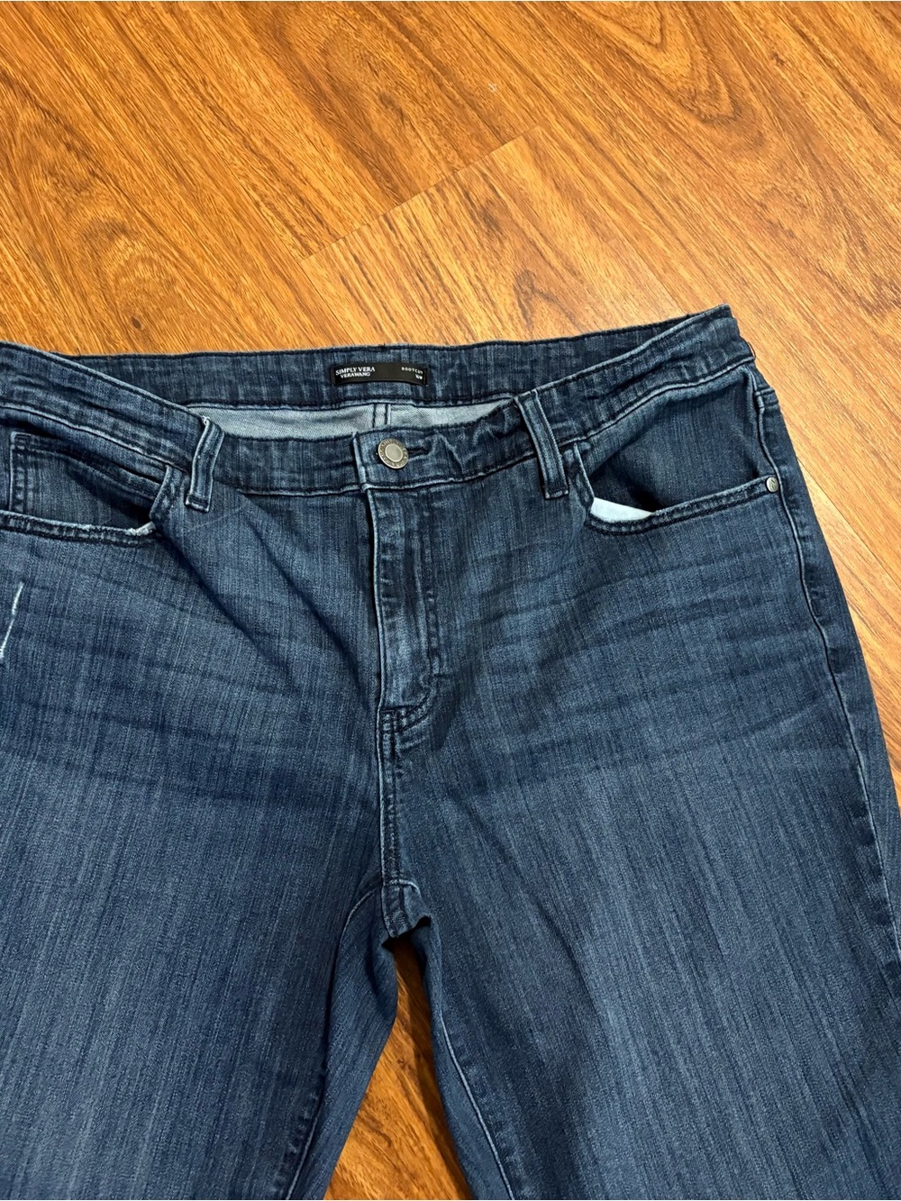 Simply Vera Vera Wang Women's Blue Medium Wash Bootcut Jeans Stretch 16W - Picture 3 of 12